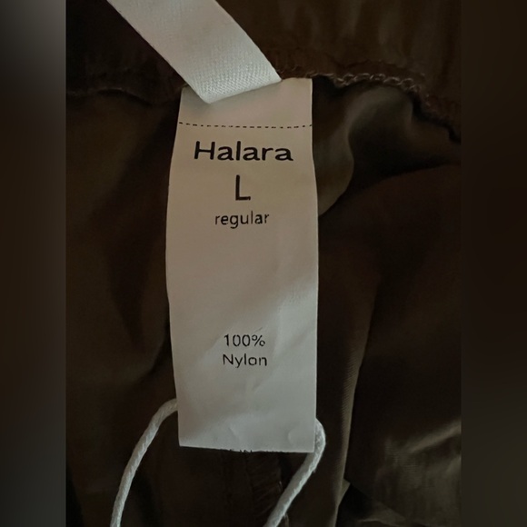 Halara Low Rise Wide Leg Casual Cargo Pants - Picture 9 of 9